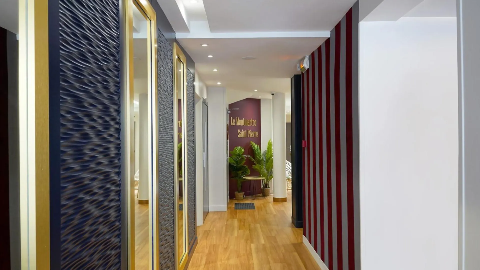 Hotel Le Montmartre Saint Pierre Paris