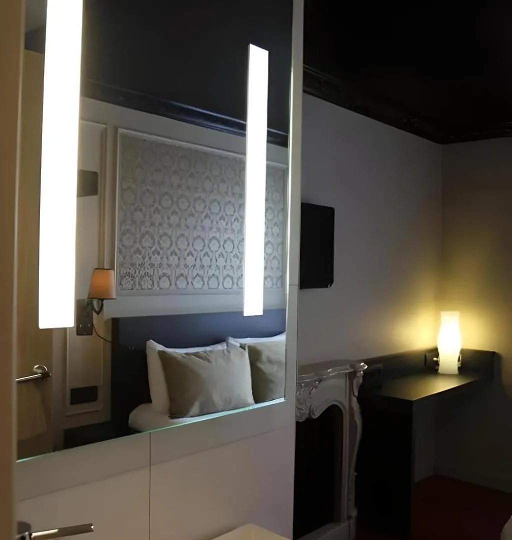 ***  Hotel Le Montmartre Saint Pierre Paris Frankreich