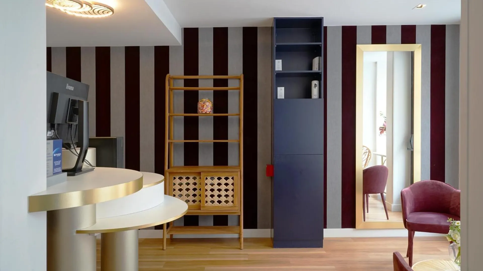 Hotel Le Montmartre Saint Pierre Paris