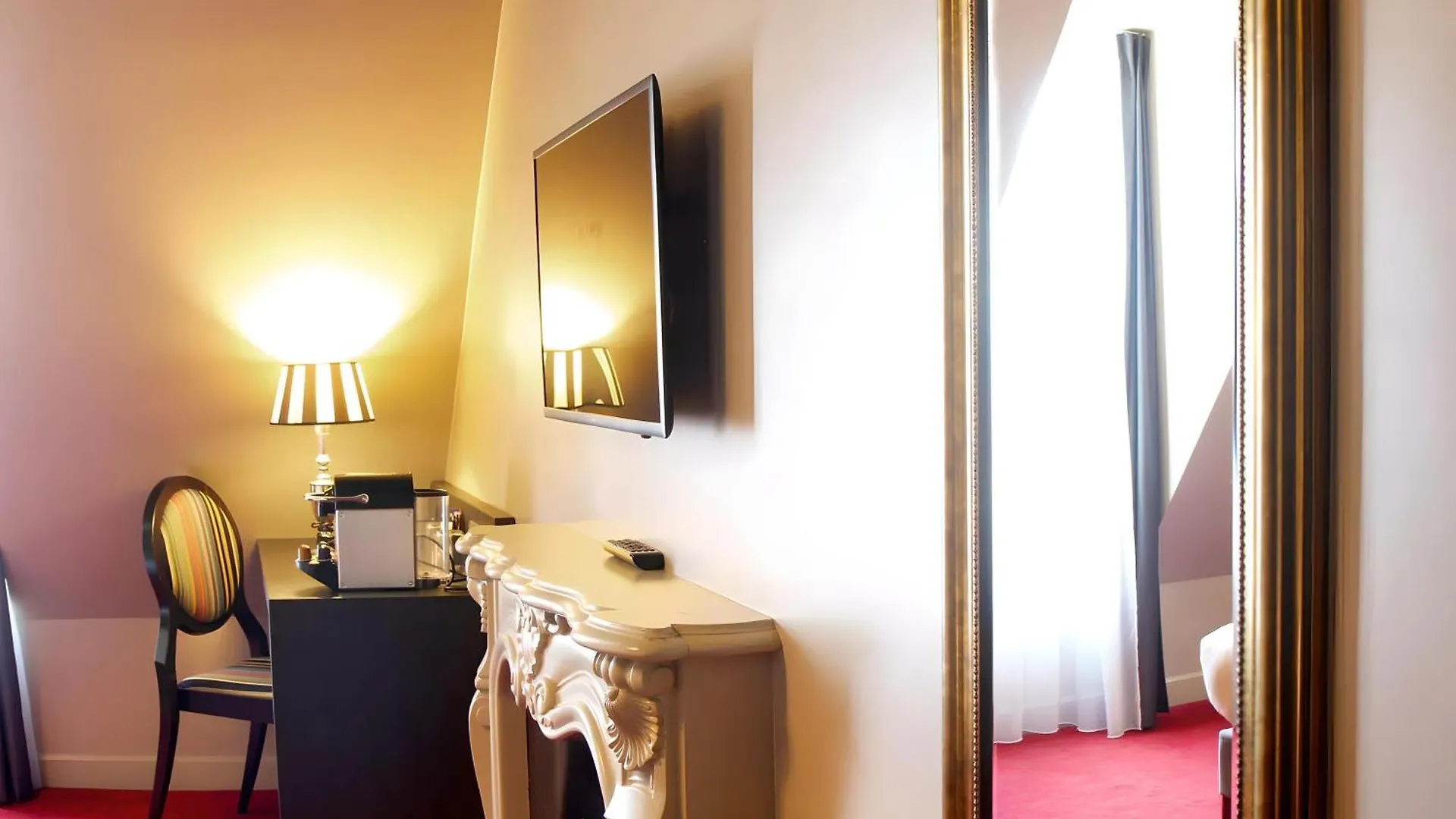 ***  Hotel Le Montmartre Saint Pierre Paris Frankrike